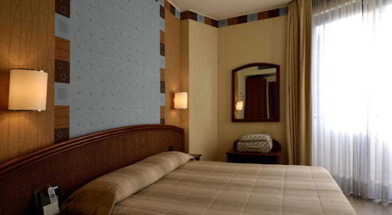 Welcome Hotel لينيانو المظهر الخارجي الصورة